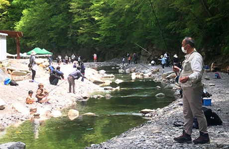 渓流釣り